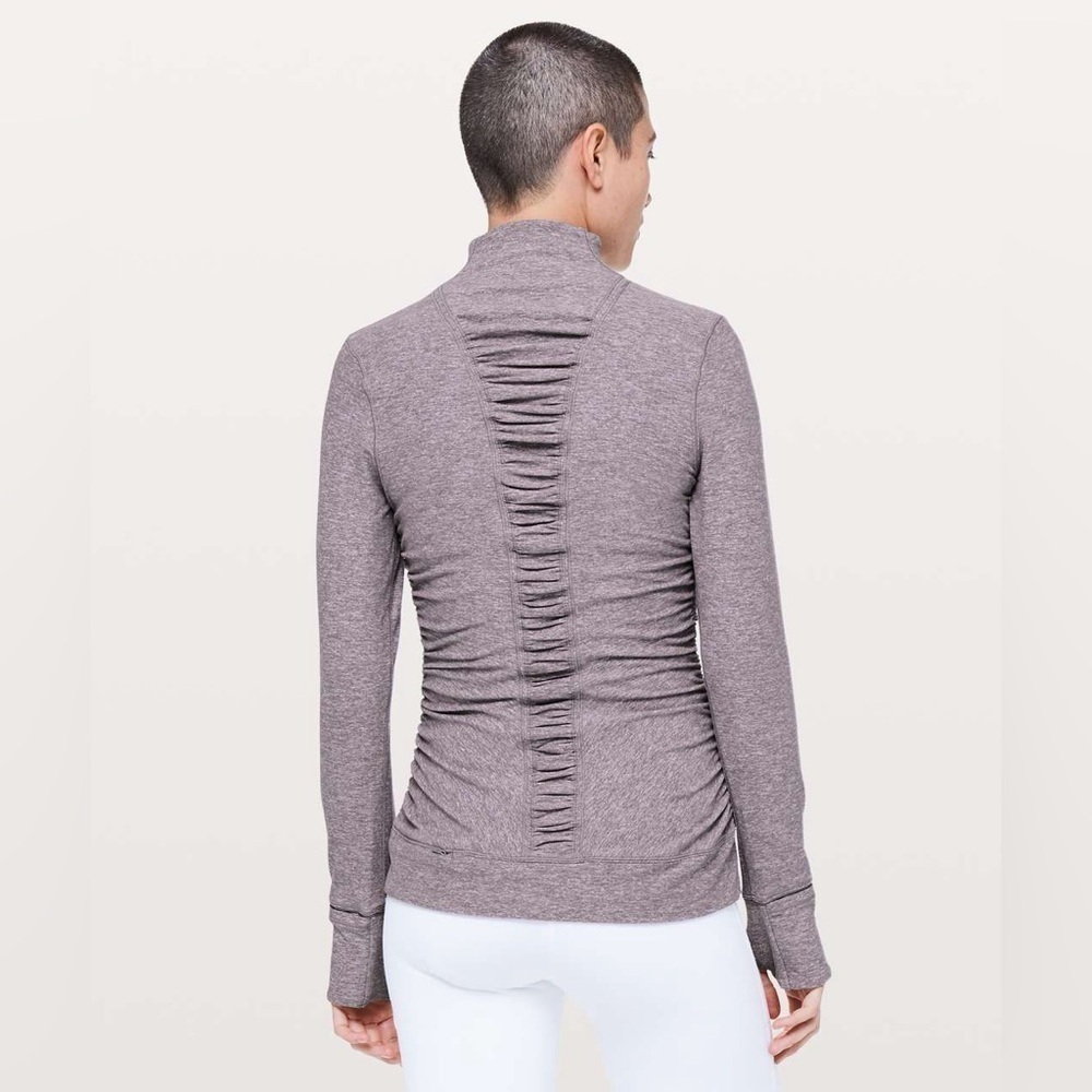 Lululemon Cypress Kiss 1/2 Zip
Heathered Lunar Rock long sleeve pullover sporty